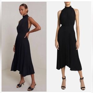 Vici Pleated Sleeveless Dress